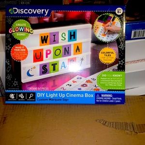 Discovery DIY light up cinema box